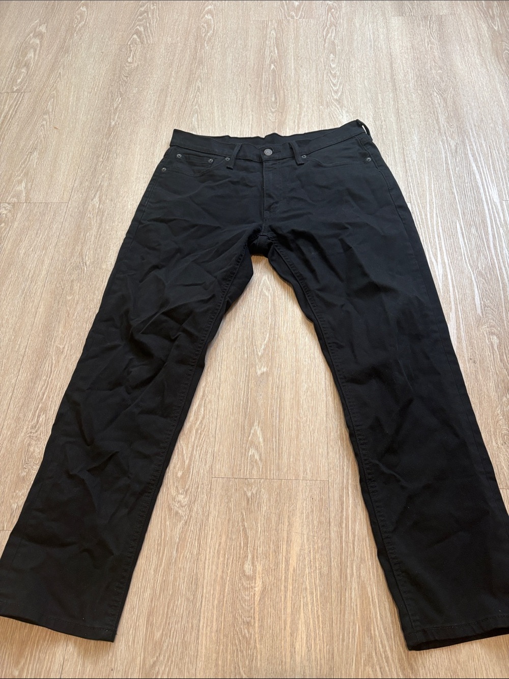 Levi's Men's Black Relaxed Fit Jeans